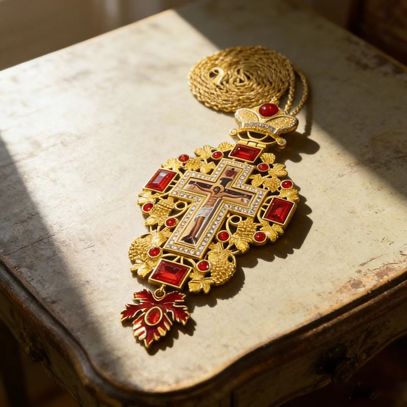 New Premium Red Jewel Gold Ort - Cross Pendant Necklace Gold recension och pris