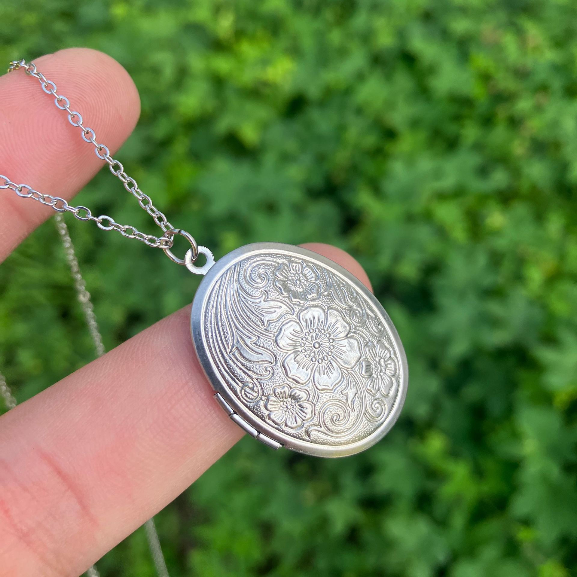 Floral Oval Heart Locket Penda - Heart Locket Necklace Photo recension och pris