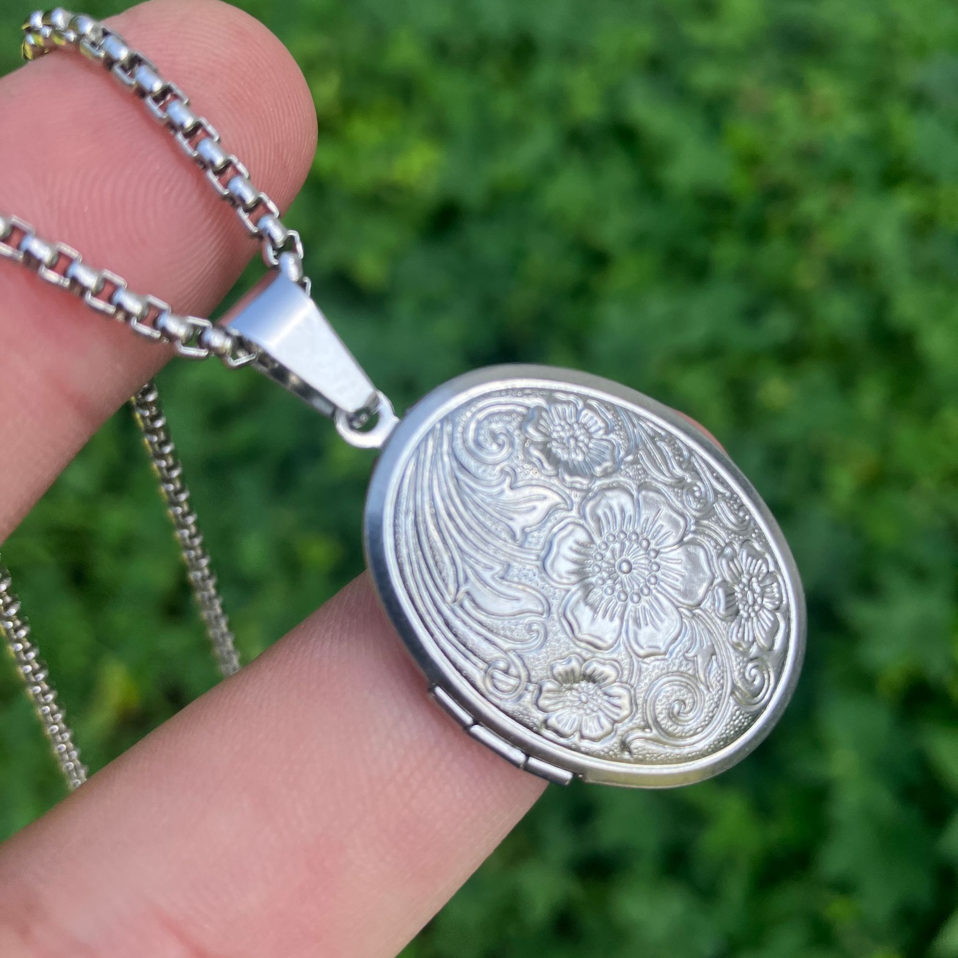 Floral Oval Heart Locket Penda - Heart Locket Necklace Photo recension och pris