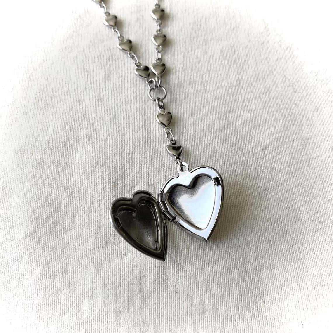 Rosary Lariat Chain Necklace w - Heart Locket Necklace Photo recension och pris