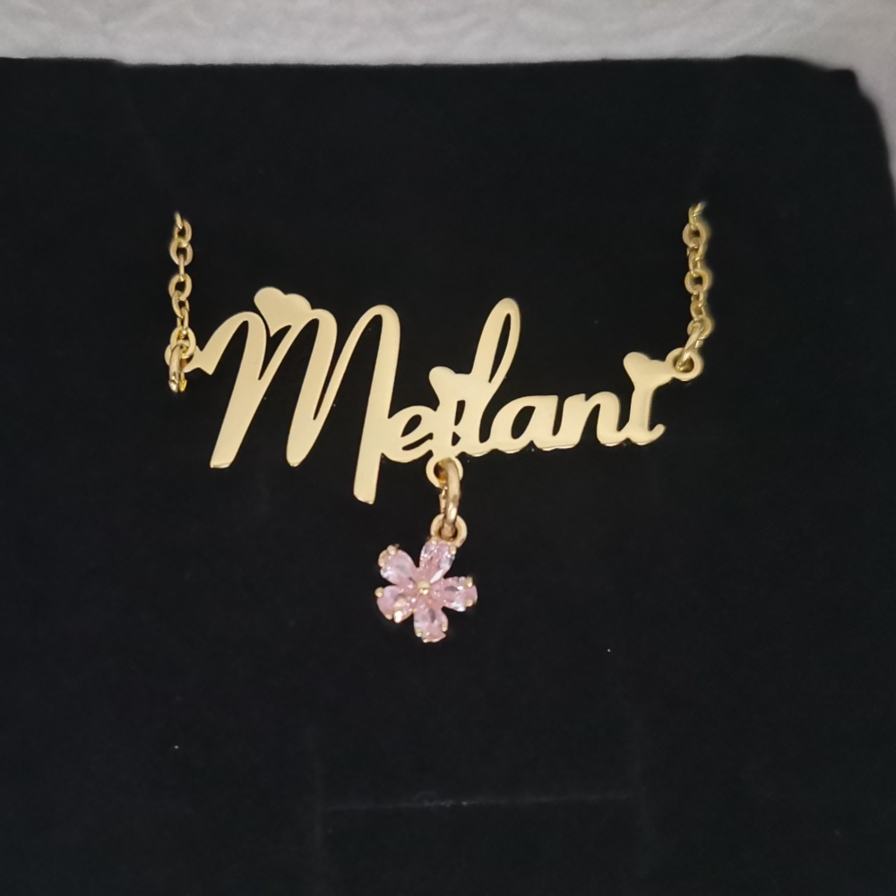 LeeChee Flower Zircon Small Pe - Custom Name Necklace Stainless Steel recension och pris