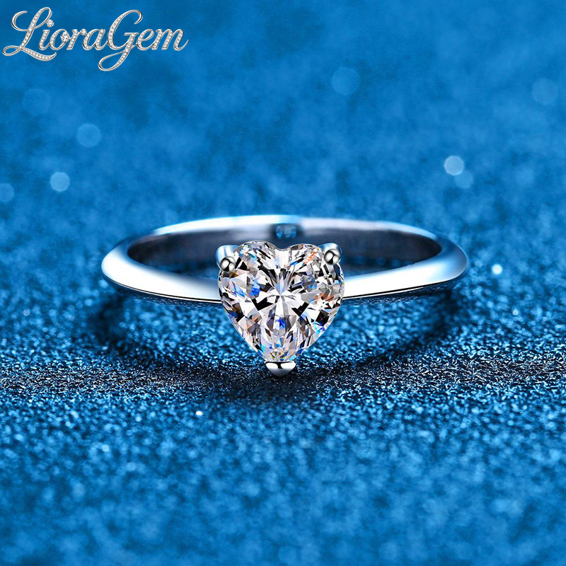 LioraGem 1-Carat Fancy-Shaped  - Moissanite Engagement Ring 1 Carat recension och pris