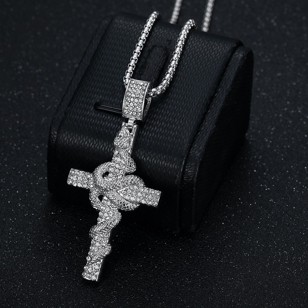 Snake Pattern Carved Stainless - Cross Pendant Necklace Gold recension och pris