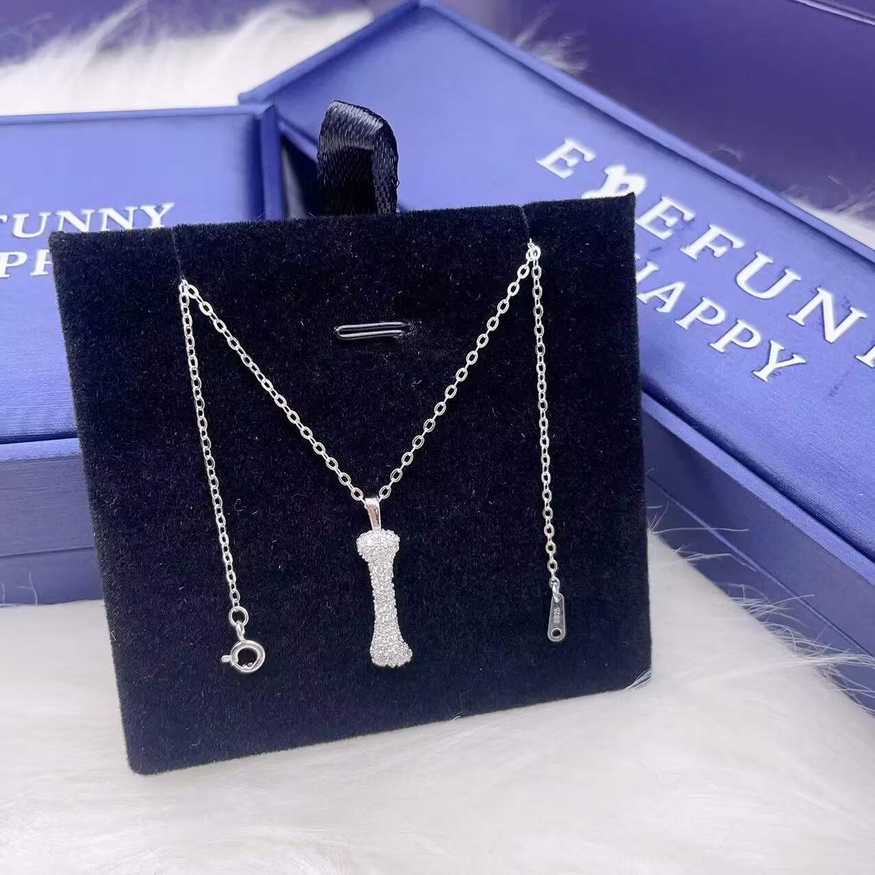 Upgraded version! Wang Yibo's  - Anime Pendant Necklace recension och pris
