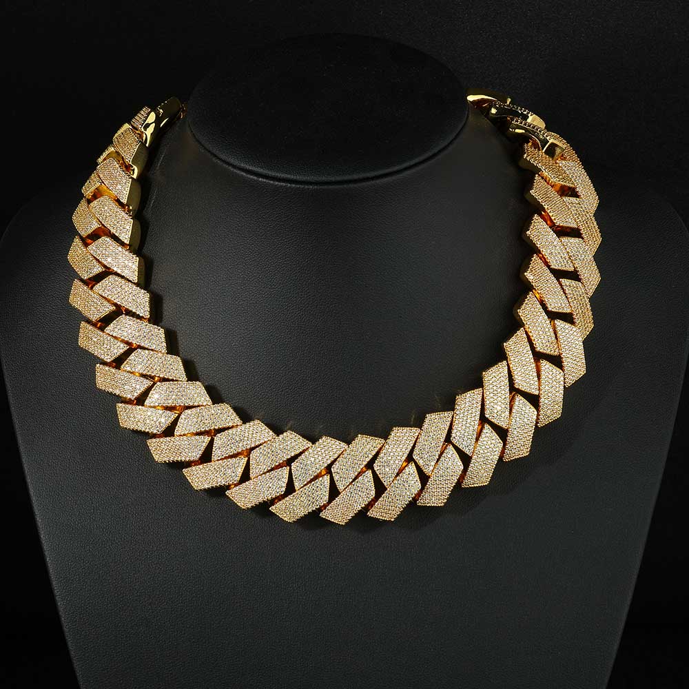 Nuoya Iced Out 26mm 6 Rows Cub - Cuban Link Chain 12Mm recension och pris