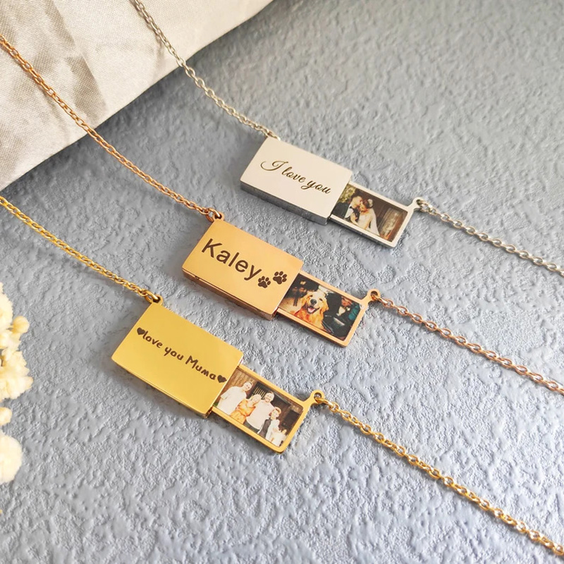 Personalized Stainless Steel P - Heart Locket Necklace Photo recension och pris