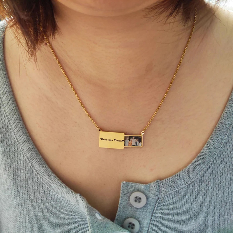 Personalized Stainless Steel P - Heart Locket Necklace Photo recension och pris