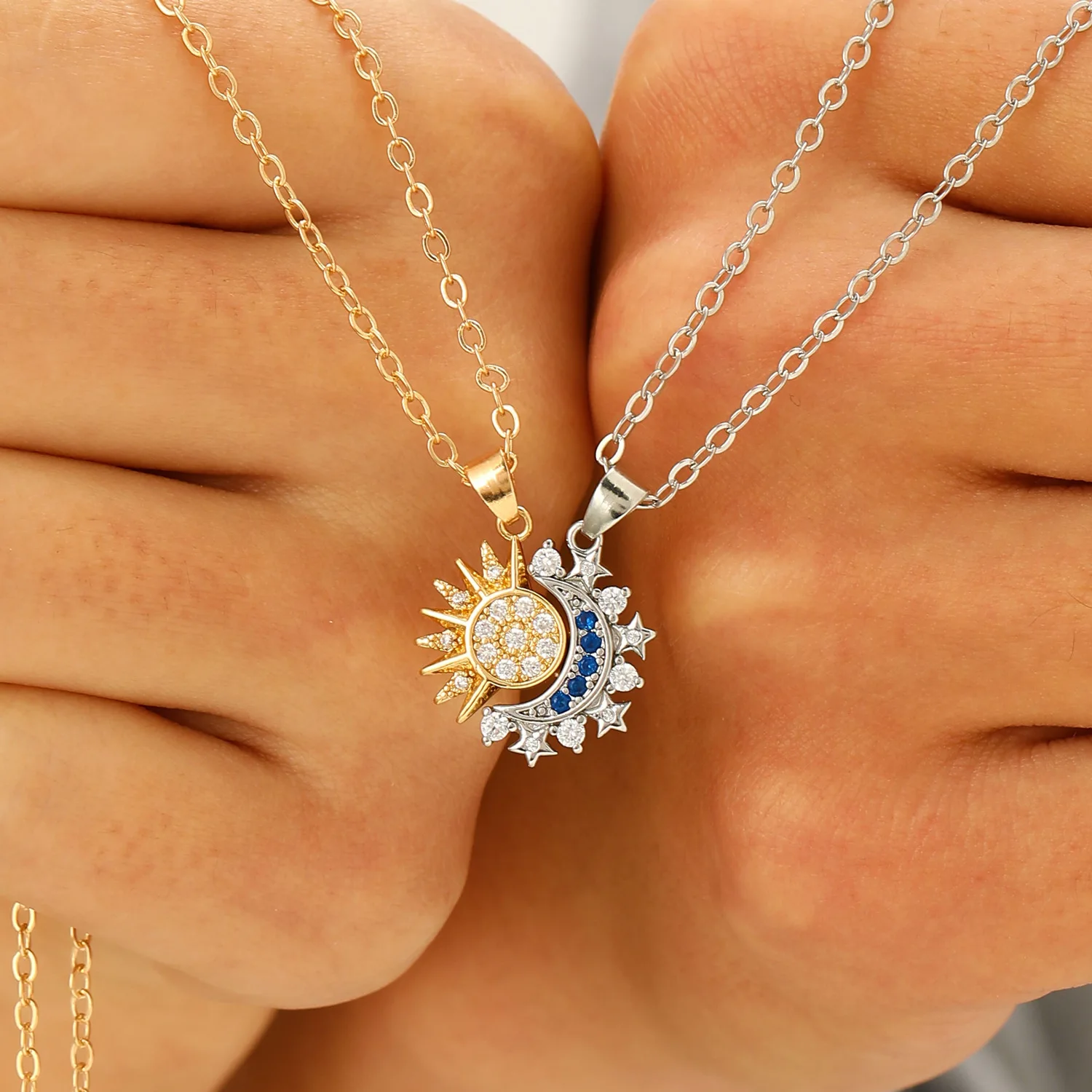 Fashion Shiny Rhinestone Sun M - Magnetic Couple Matching Necklaces recension och pris